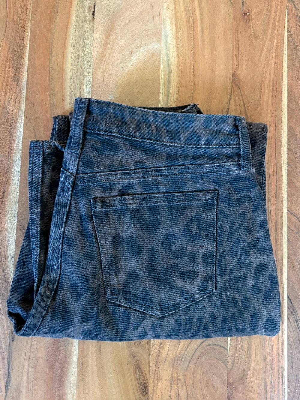 Abercrombie & Fitch Leopard Print High Rise 90’s Relaxed Jeans